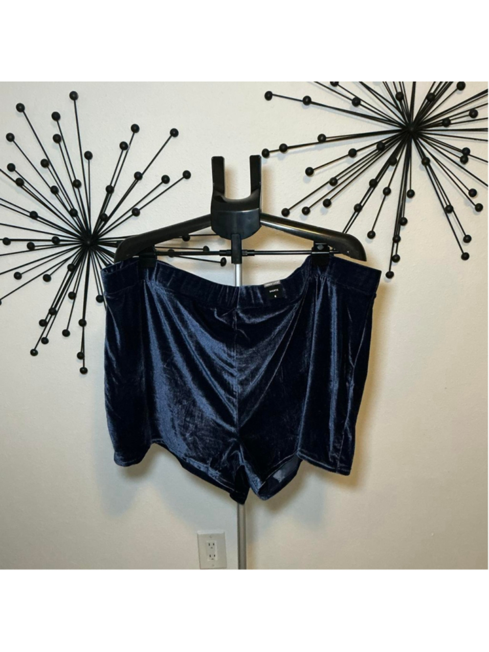 Torrid Curve Navy Velvet Pull On Shorts Size 6 Plus Size NWT